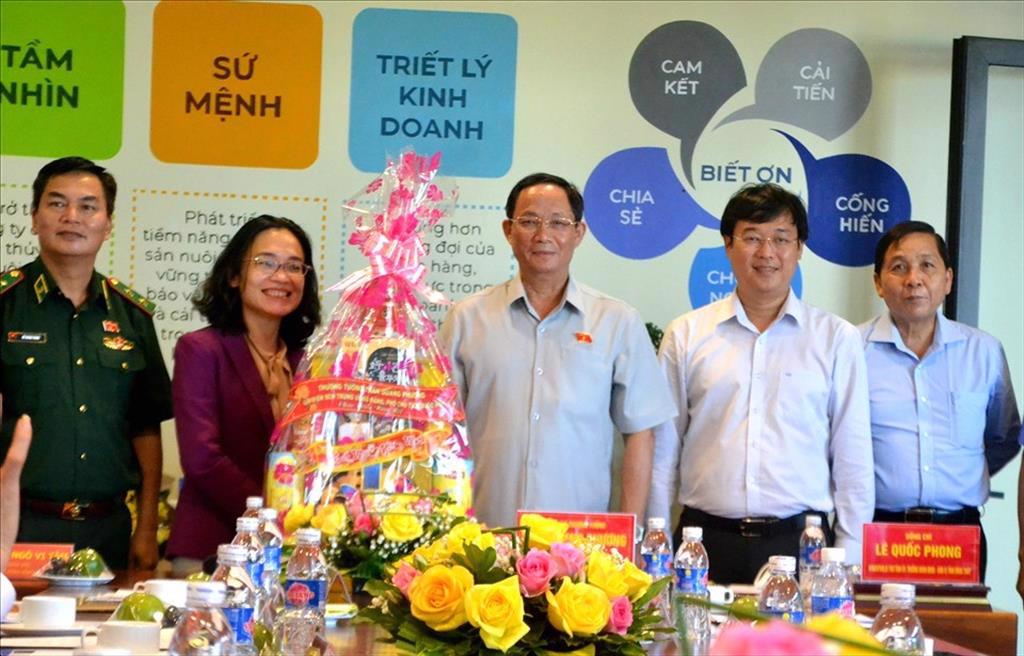 Đồng Tháp Doanh nghiệp xuất khẩu cá tra thưởng Tết 25 tháng lương